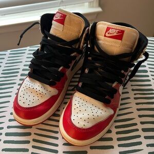 Jordan 1 Chicago Into The Spiderverse size 1.5Y